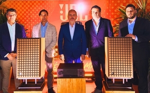 Esmart inauguró Centro de Experiencias Luxury, una apuesta por el audio premium - 5Días