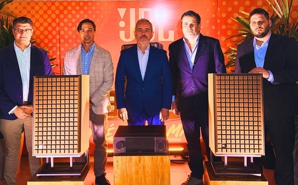 Esmart inauguró Centro de Experiencias Luxury, una apuesta por el audio premium - 5Días