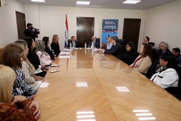 Presidente Martínez Simón y ministro Diesel llevaron a cabo jornada de trabajo en Ciudad del Este