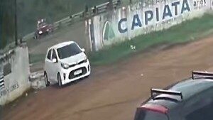 Robó a jugadores de escuela de fútbol de Capiatá y huyó en un auto blanco