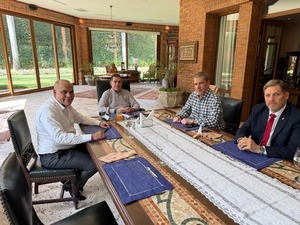 Senadores de Honor Colorado se reúnen con Cartes y abordan propuesta electoral - ADN Digital