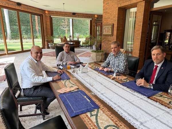 Rápidamente “llevan” a Cartes el nombre de Baruja para la Vice - Política - ABC Color