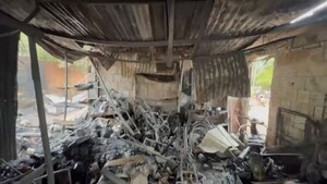 Mecánico de motos de Concepción pierde su taller tras voraz incendio