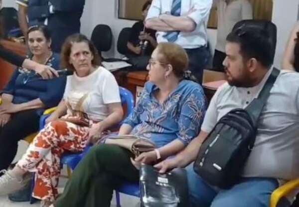 Denuncian esquema de robo de tierras en Luque y concejales abandonan sesión - Nacionales - ABC Color