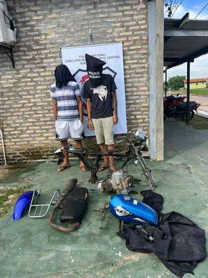 Hermanos fueron aprehendidos tras denuncia de su madre por robo y maltrato - Policiales - ABC Color