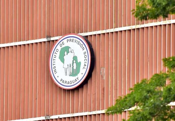 Feprinco apoya pedido de titular del IPS a consejeros: “Deben poner sus cargos a disposición” - Nacionales - ABC Color