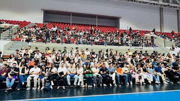 Tregua a médicos extranjeros: la decisión del Ministerio de Salud sobre la nacionalización - Nacionales - ABC Color