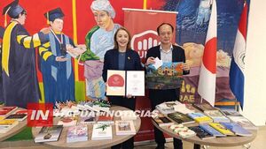 GOBIERNO DE JAPÓN DONA LIBROS A LA UNIVERSIDAD AUTÓNOMA  DE ENCARNACIÓN
