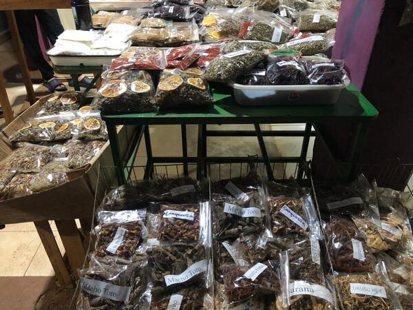 Lluvia y menor movimiento, pero la Feria Municipal sigue activa por Encarnación