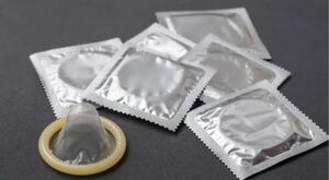 Suben precios de condones por la guerra en Irán e interrupciones en Ormuz