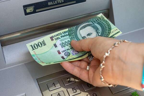 Caja Fiscal: hoy cobran jubilados y herederos sus haberes de abril - Economía - ABC Color