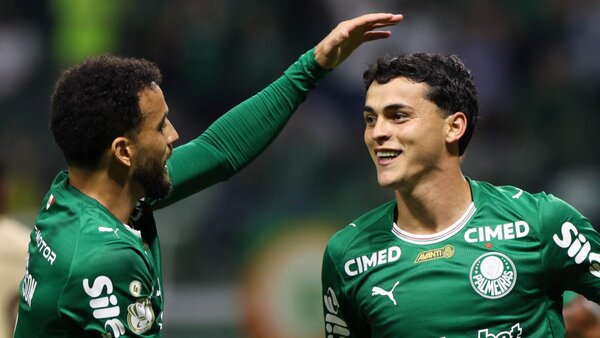 Ramón Sosa convierte doblete de penales en Palmeiras