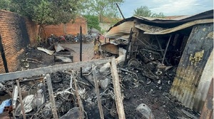 Incendio destruyó taller de motos en Concepción