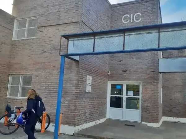 Alumno entró a un colegio y atacó a 9 compañeros con una cadena de moto