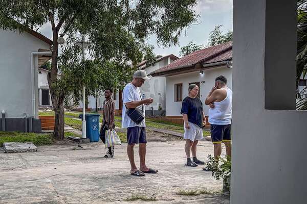 Latinos deportados por EE.UU. a Congo: esposados, encerrados y pocas respuestas - Mundo - ABC Color