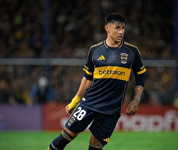 Adam Bareiro aporta en la goleada de Boca Juniors para alcanzar la cima