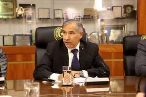 Ministro de la Corte pedirá informe sobre funcionarios comisionados con altos salarios  - Nacionales - ABC Color