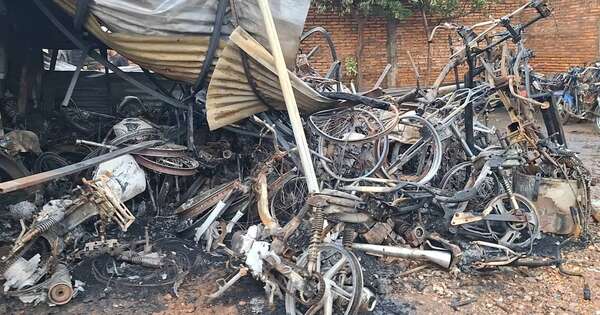 Diario HOY | Incendio consume taller y deja 30 motos reducidas a cenizas en Concepción