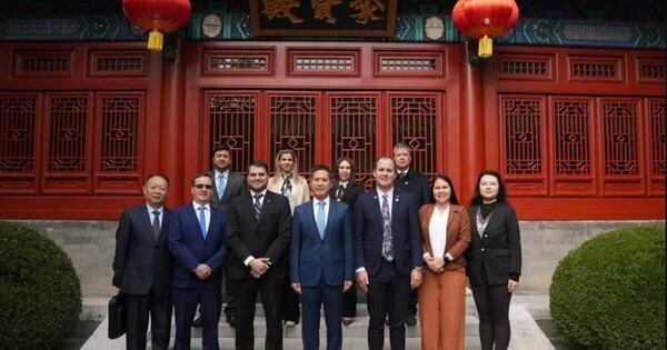 Diario HOY | Diputado que viajó a China: “Si por eso me sacan la visa, adelante”