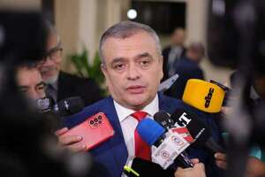 Liseras defiende su juramento como senador y dice que no renunciará a la Conajzar - Política - ABC Color