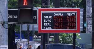 La Nación / El dólar continúa en picada y llega a los G. 6.300