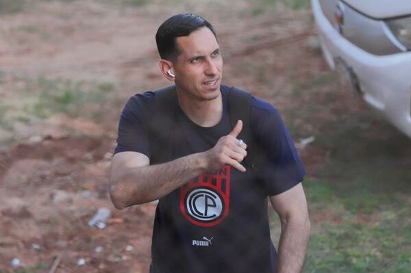 Popular / "Gatito vino y respondió en un arco que estaba pesando mucho"