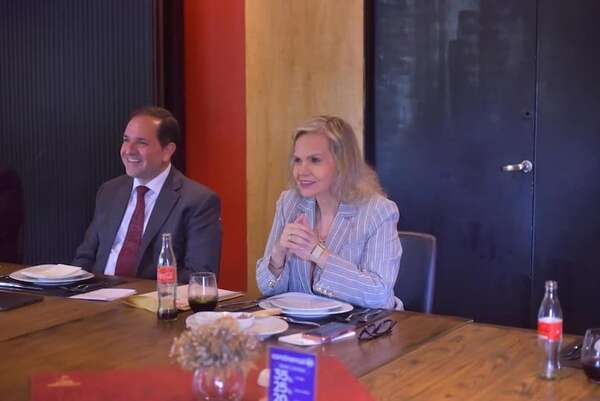 Asunción urge trámites ágiles y  planificación urbana coherente, dice Arnaldo   - Política - ABC Color