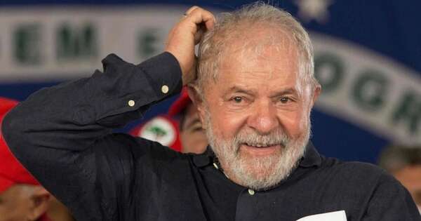 La Nación / Médicos retiran lesión cutánea de la cabeza de Lula