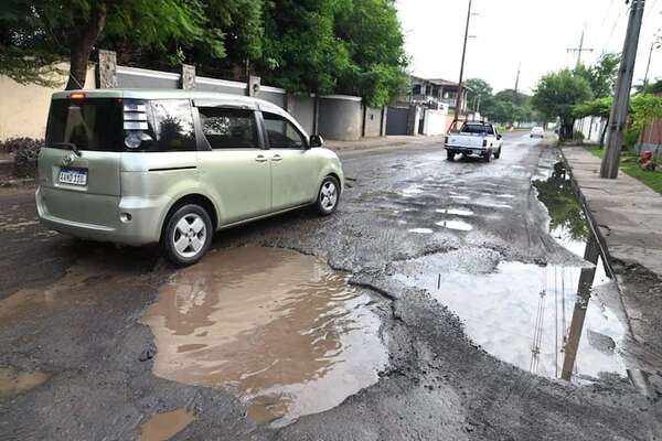 Luis Bello y la crisis vial en Asunción: bacheos “parche” sobre agua servida - Nacionales - ABC Color