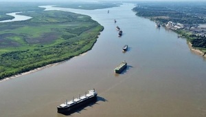 Bolivia acelera su apuesta por la hidrovía y Paraguay busca liderar el transporte regional - 5Días