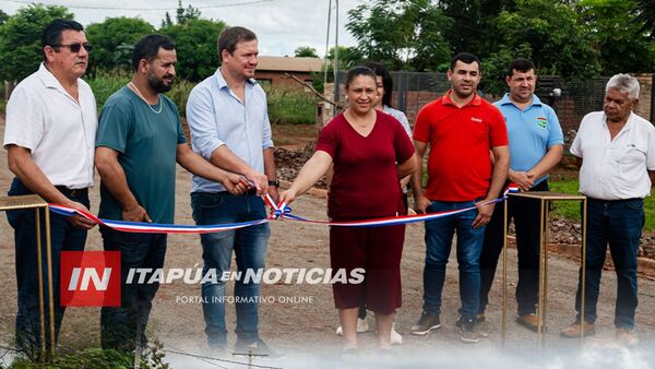 HOHENAU INAUGURA NUEVO TRAMO DE EMPEDRADO EN EL BARRIO OBRERO