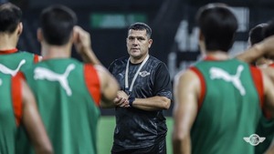 Juan Samudio asume la conducción del Gumarelo con un cuerpo técnico de figuras históricas