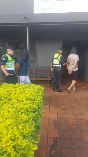 Aprehenden a dos soldados por robo de reflectores en plaza de Bella Vista