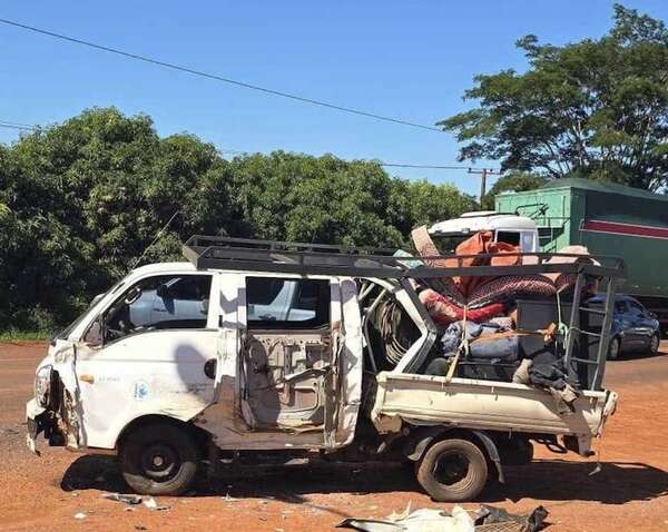 Video: impactante triple choque de camiones en San Alberto - Policiales - ABC Color
