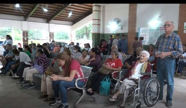 Hospital de Clínicas: pacientes deben “vaciar los bolsillos” para costear atención - Nacionales - ABC Color