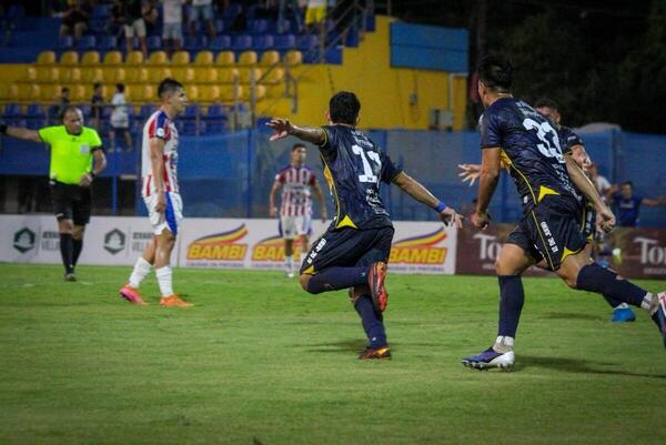 12 de Junio derrota a Encarnación y trepa a la cima