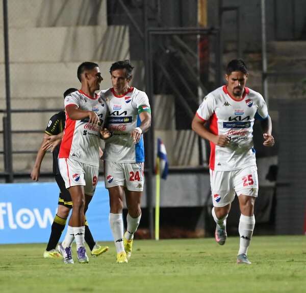 Nacional remonta ante Recoleta en el centenar de goles de Roque Santa Cruz - Fútbol - ABC Color