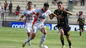 Nacional remonta para sumar de a tres