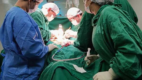 Paciente recibe trasplante renal tras 14 años de diálisis