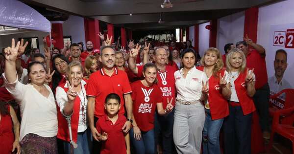 La Nación / Camilo Pérez fortalece apoyo femenino en campaña barrial en Asunción