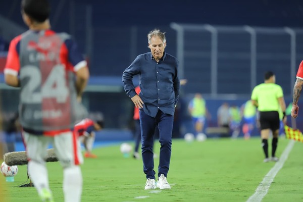 Popular / "Los partidos deben definirse en la cancha"