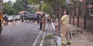 Asunción: ómnibus y camioneta protagonizan accidente sobre Mariscal López