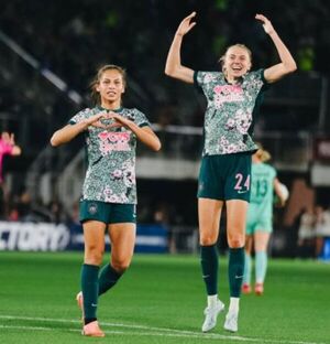 Popular / Claudia anotó su primer gol en los Estados Unidos