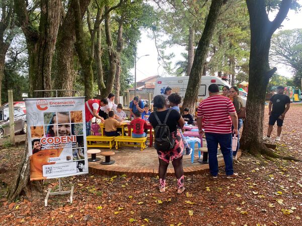 Feria Azul impulsa la inclusión y concienciación sobre el autismo en Encarnación
