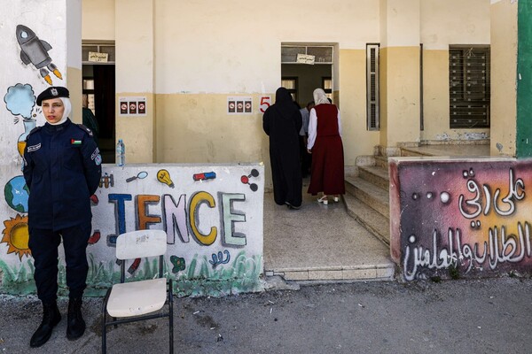 Palestinos votan en primeras elecciones desde la guerra en Gaza