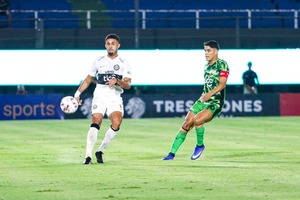 El puntero Olimpia visita a un golpeado Libertad en La Huerta - trece