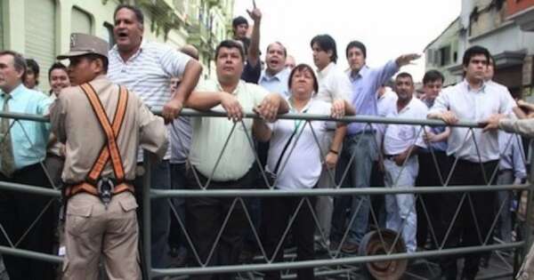 Diario HOY | Proponen que funcionarios públicos puedan acceder a subsidios y asistencia del Estado