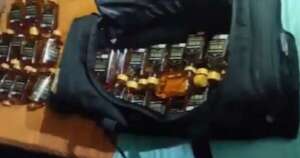 La Nación / Apartan a subcomisario que intentó ingresar 100 petacas de caña a penal de Tacumbú