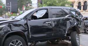 La Nación / Camioneta chocó con un bus por cruzar la luz roja sobre la avenida Mariscal López