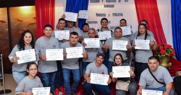 La Nación / Alto Paraná: 434 beneficiarios culminaron capacitaciones de Sinafocal